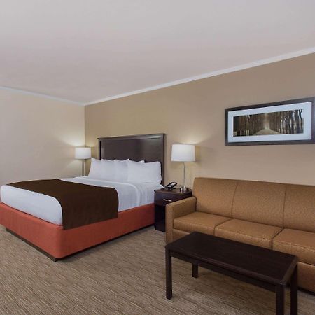 Americinn By Wyndham Janesville Bagian luar foto
